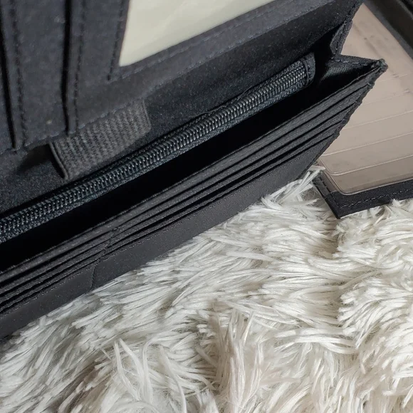 Liz Claiborne "Money Talks" Wallet NWT - Picture 13 of 16